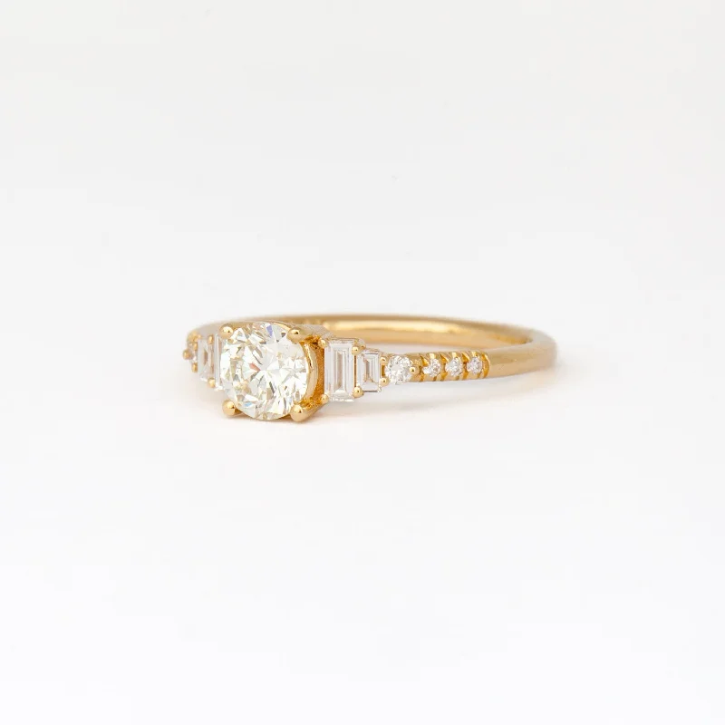 Diamond Scherzo Ring