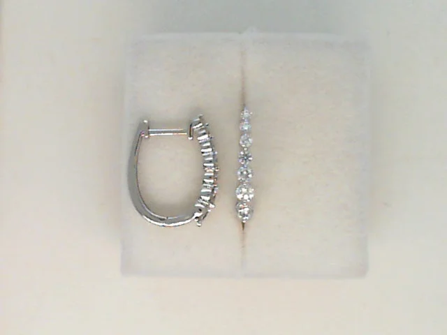 14Kt. White Gold 0.76Ctdw. Graduated Natural Round Diamond Hoop Earrings