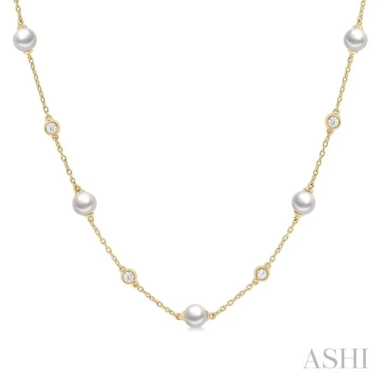 1/4 ctw White 5 MM Cultured Pearls and Round Cut Diamond Station Necklace in 14K Yellow Gold